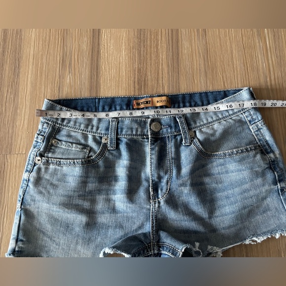 Y2K Seven7 Shorts Blue Denim Light Wash Distressed Cut Off Womens 18 Boho - Picture 4 of 9
